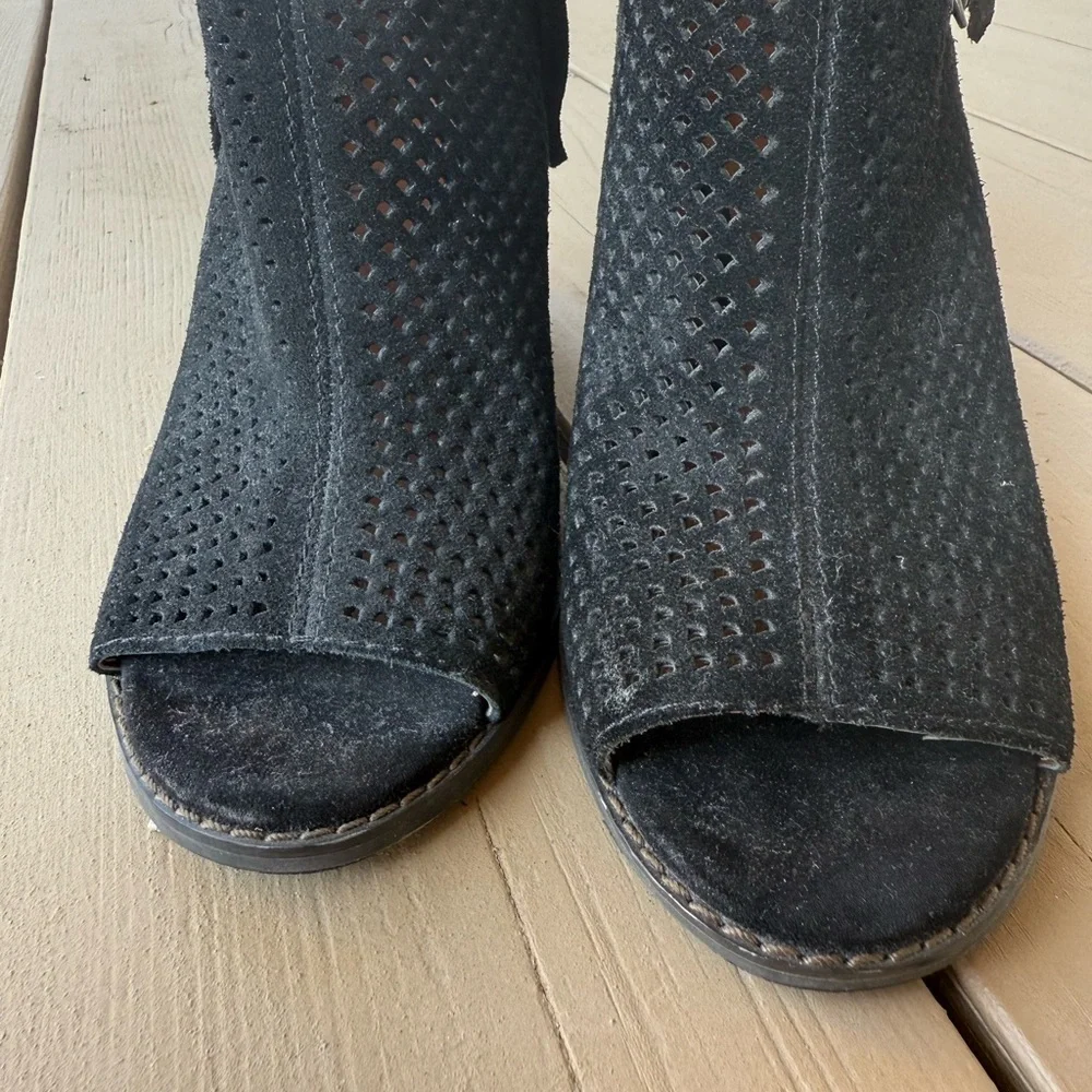Lucky Brand Jabilo Suede Booties sz 8.5